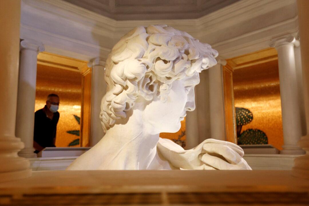 Dubai Expo Offers Close-Up of Michelangelo’s David, but Only From Neck Up