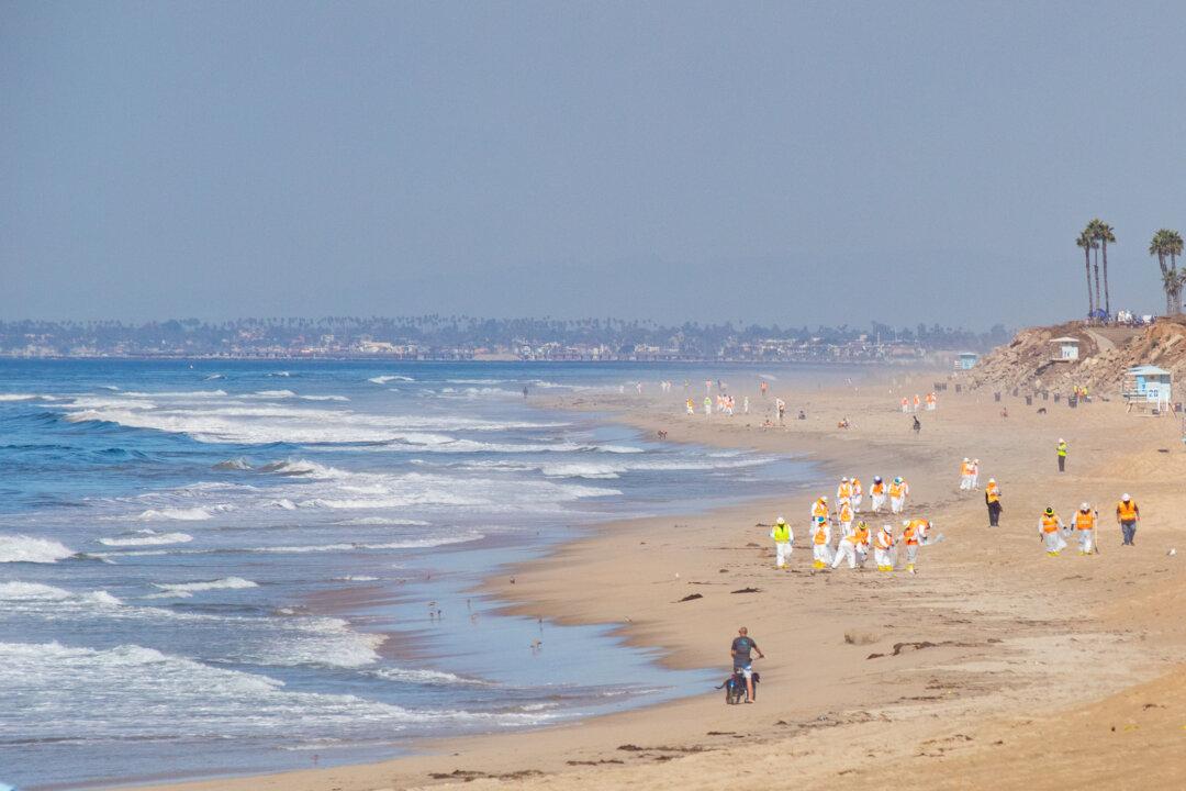 OC Supervisors Continue Local Emergency Amid Oil Spill Cleanup Efforts