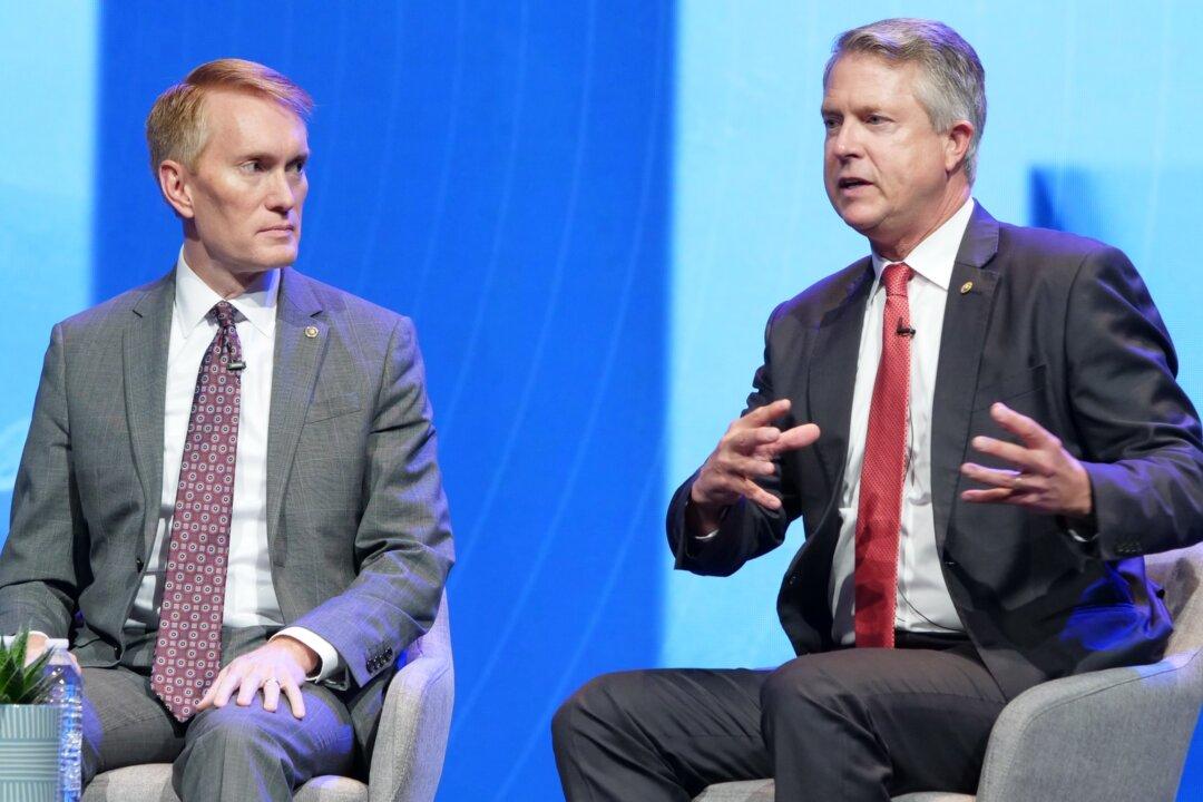 Senators Vow to Try Again to Bar Dishonorable Discharges for Declining Vaccine