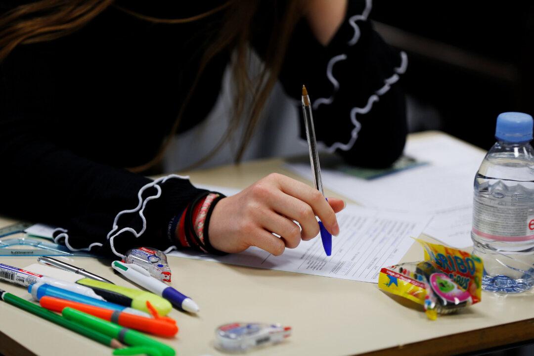 Universities Must Assess Spelling, Punctuation, Grammar: UK Regulator