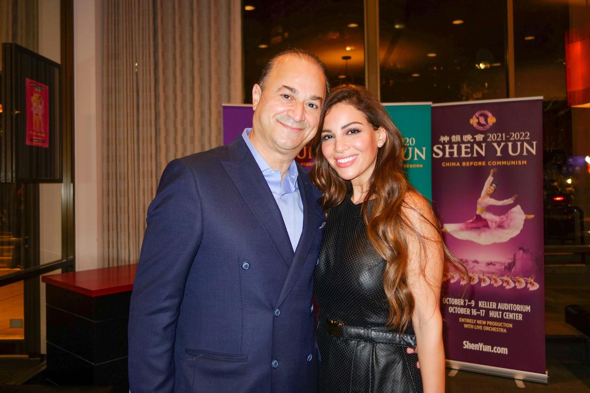 Dentist Moved by the True Stories of China Told in Shen Yun