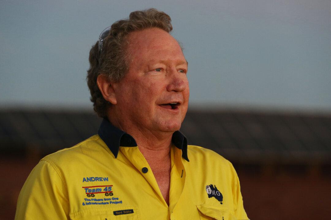 Australian Mining Billionaire to Challenge China Solar Manufacturing Market