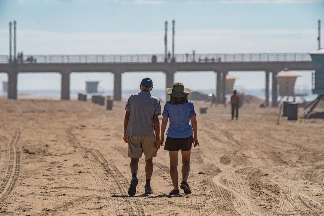 Orange County Beaches Gradually Reopen After Oil Spill