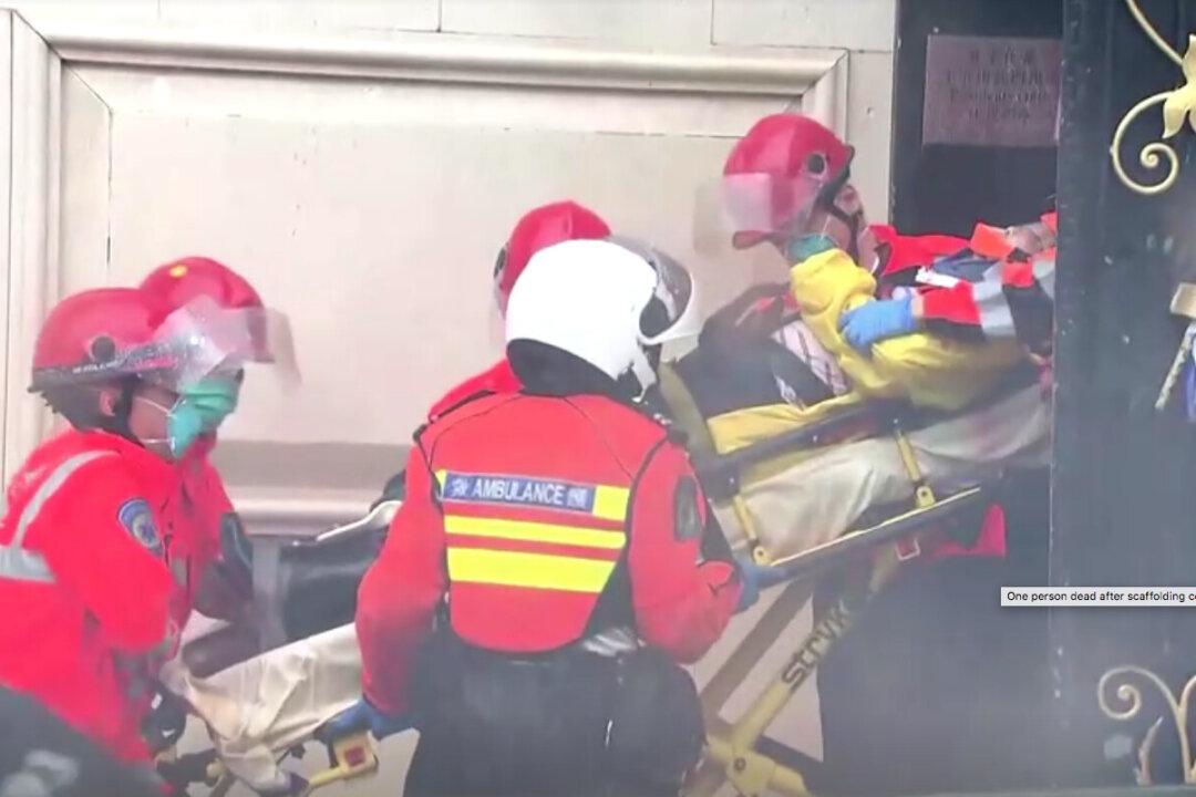 1 Dead, Others Trapped After Hong Kong Scaffolding Collapses