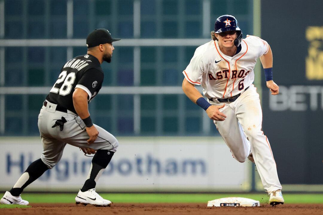Houston Astros Dominate White Sox in Game 1 of ALDS