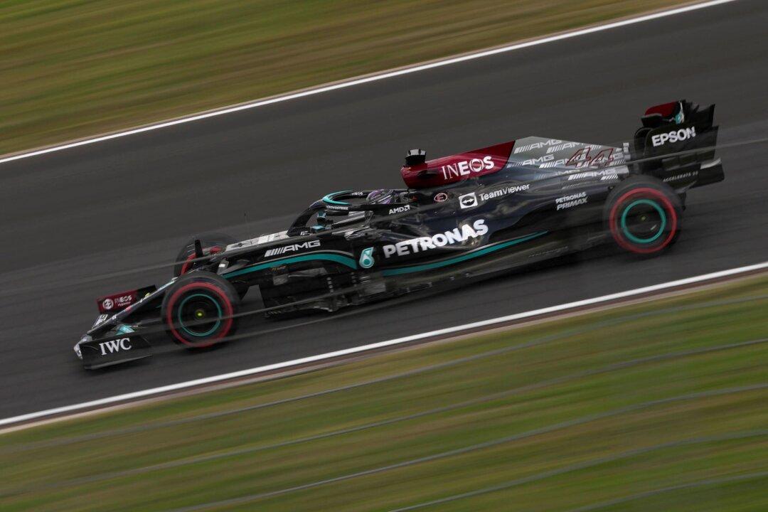 Hamilton Leads From Verstappen in 1st Turkish GP Practice