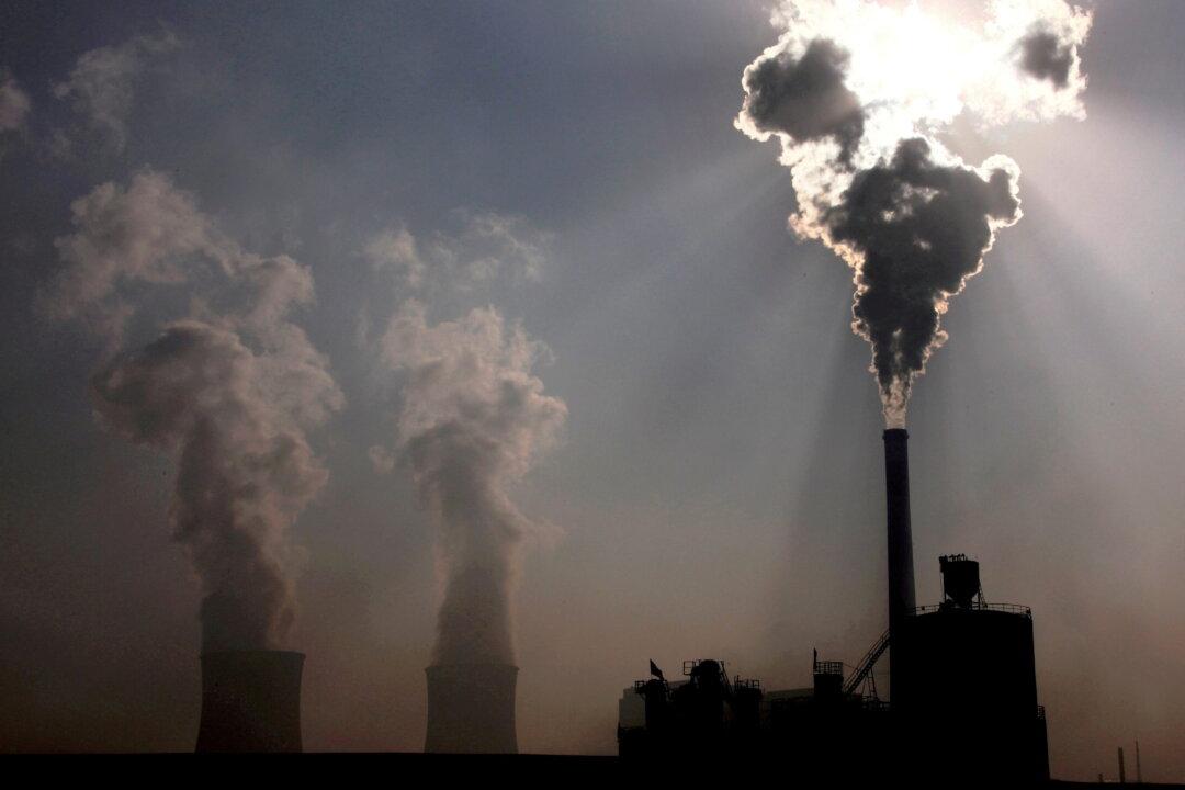 China Orders More Coal Production, Oil Prices Rise as Energy Crisis Deepens