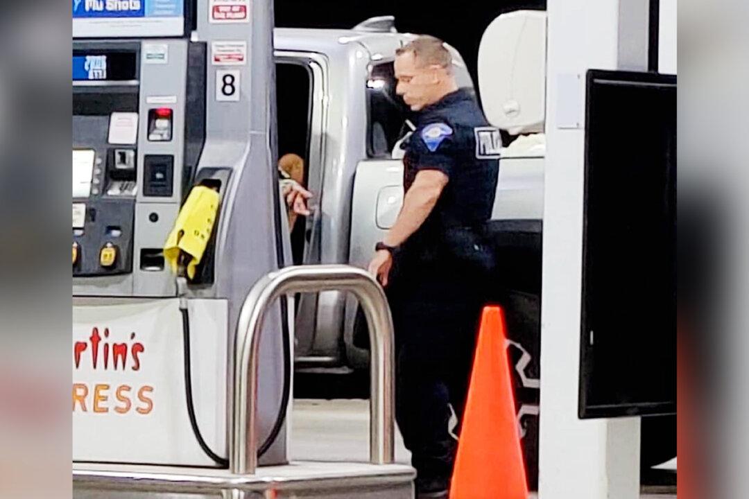 Mom Stranded at Gas Station With Kids and No Money for Gas—Until Officer Arrives, Pays for Fuel