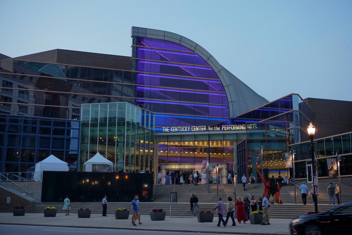 State and City Officials Welcome Shen Yun to Louisville, Kentucky