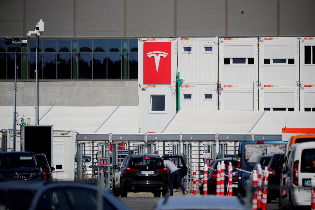 Tesla Withdraws State Funding Application for German Battery Plant