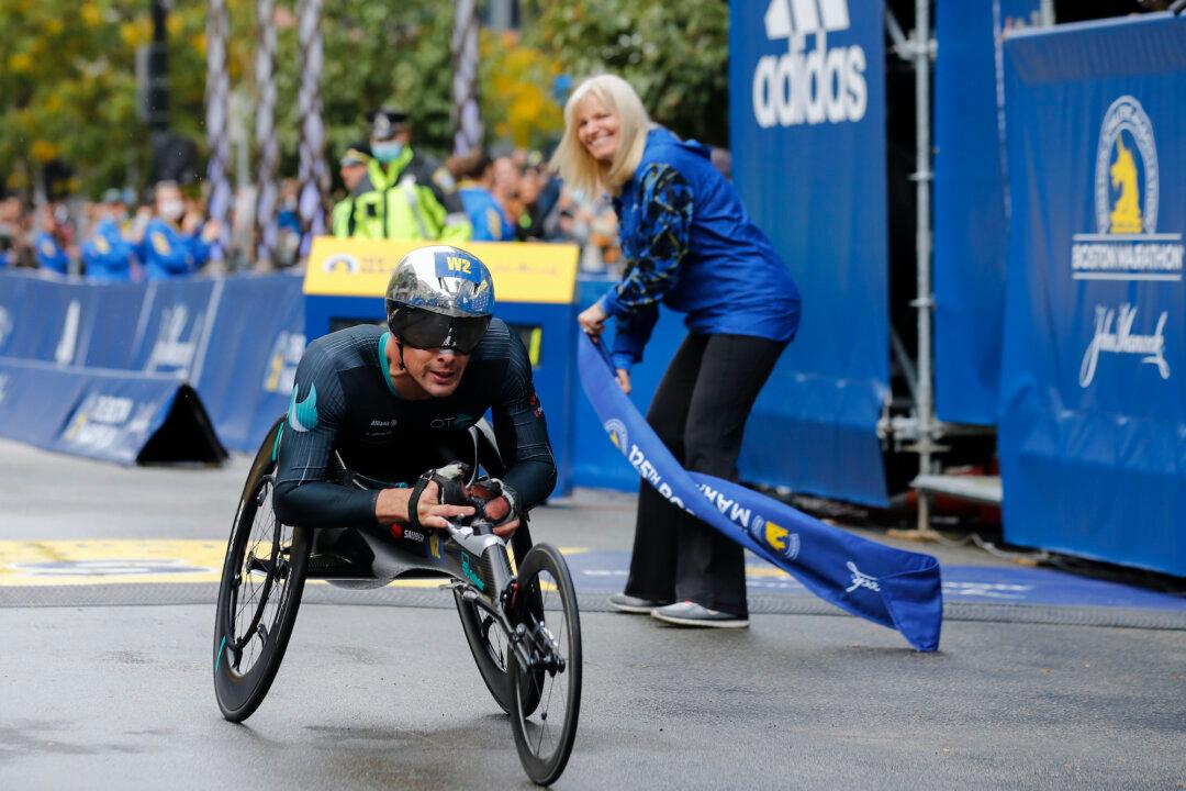 Boston Marathon Men’s Wheelchair Champ Has Costly Wrong Turn
