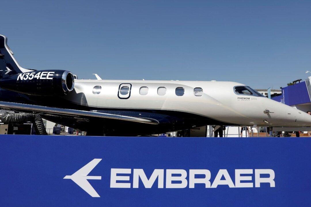 Brazil’s Embraer Sells 100 Aircraft to NetJets, Shares Rise