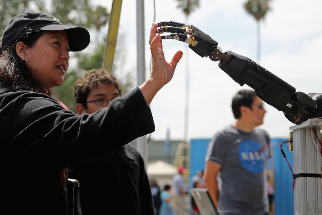 Former Pentagon Software Chief Denies Saying America Has ‘Lost Its AI Fight to China’