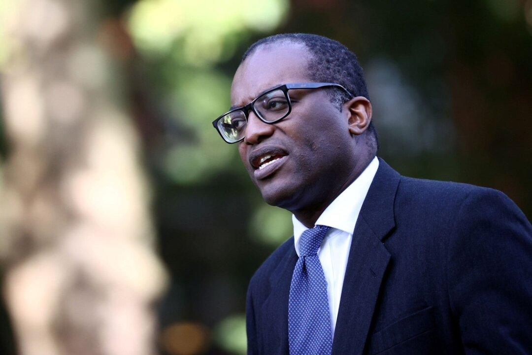 UK Business Minister Defends Wages Stance, Says BoE Can Handle Inflation