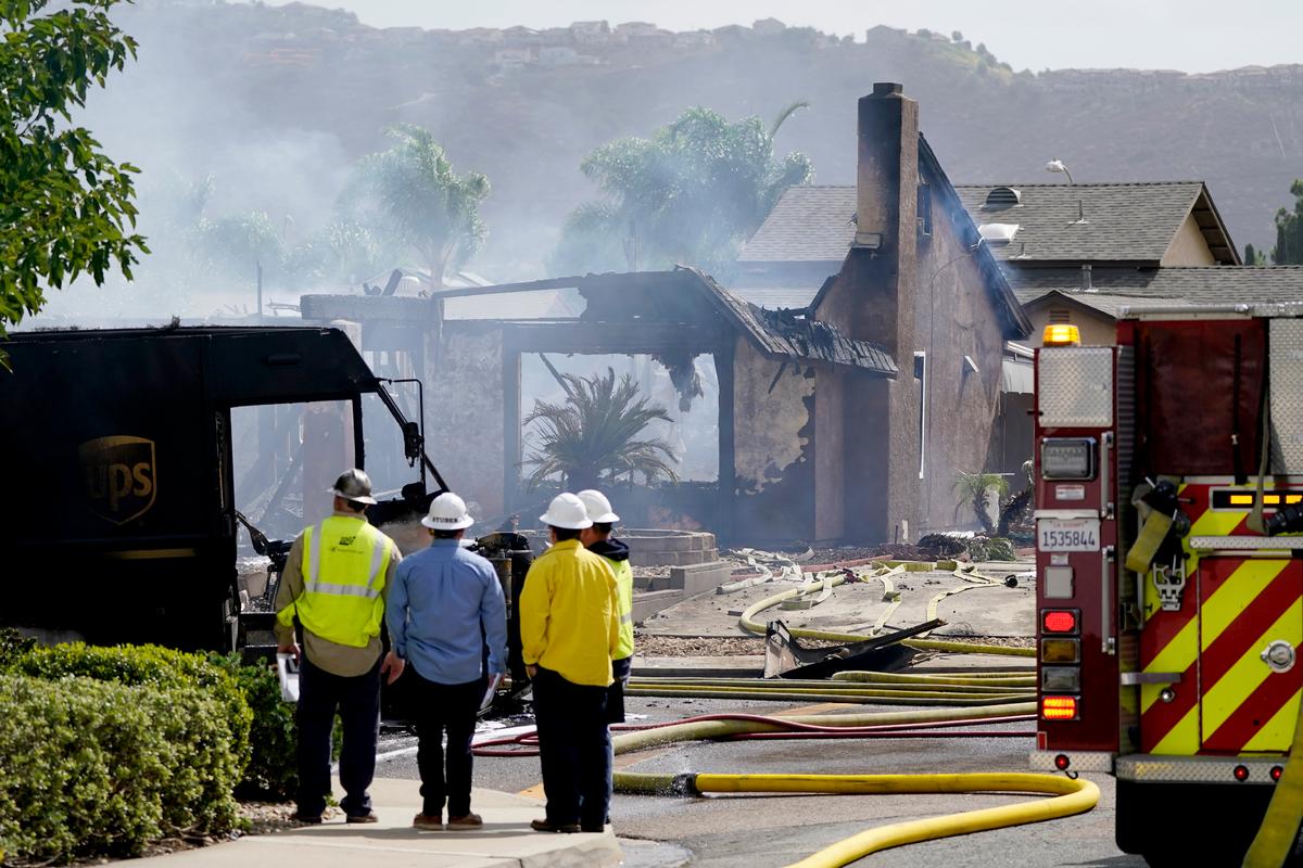 Plane Crashes in California Neighborhood, At Least 2 Dead