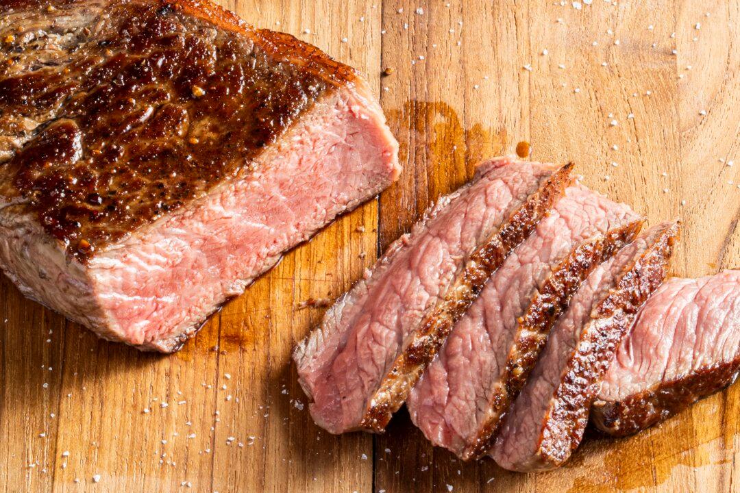 The Secret to Perfectly Pan-Seared Steak—Without the Smoke and Splatter