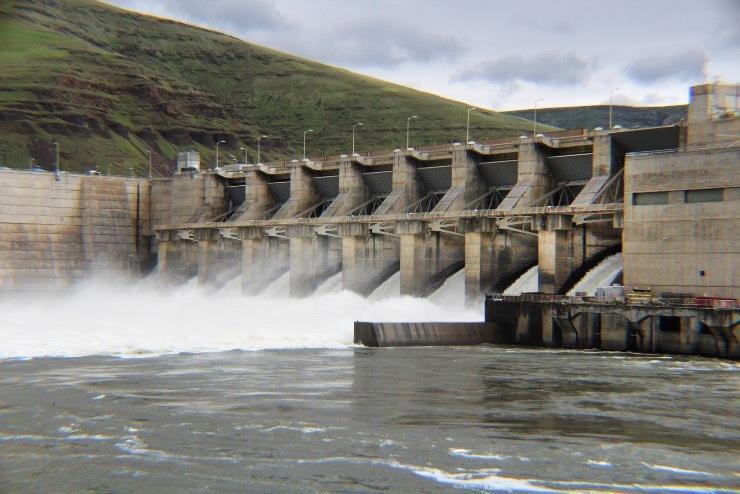 Oregon Utilities Sound Alarm Over Spillway Fight