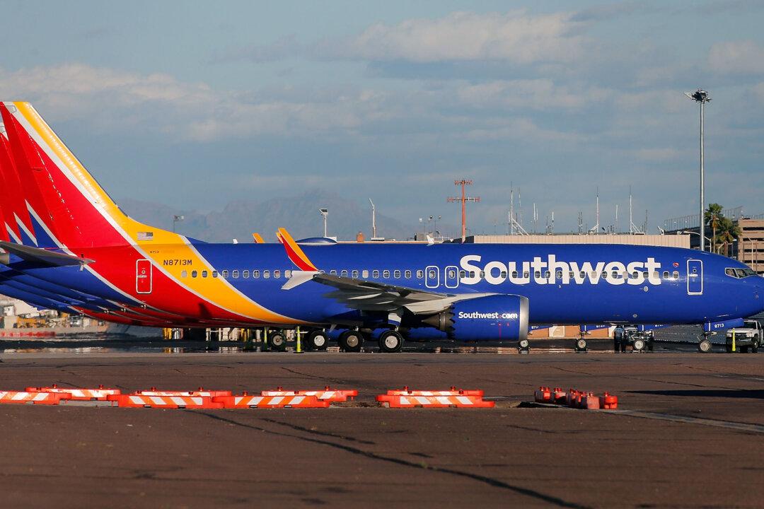 ‘Makes No Sense’: Southwest Airlines Says It Won’t Fire Workers Who Don’t Get COVID Vaccine