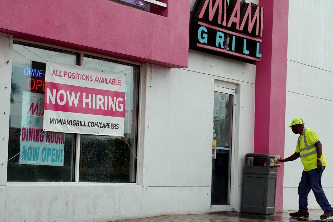 Small-Business Optimism Drops as Hiring Woes and Inventory Shortages Sap Sentiment