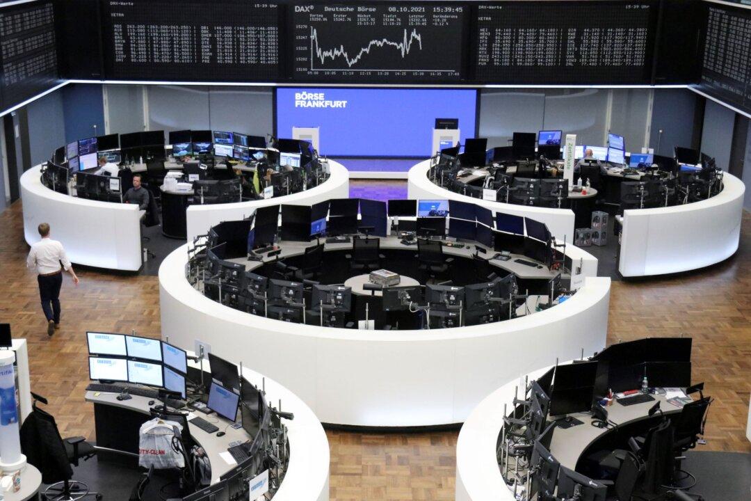 Inflation Jitters Take Toll on European Stocks Ahead of Earnings