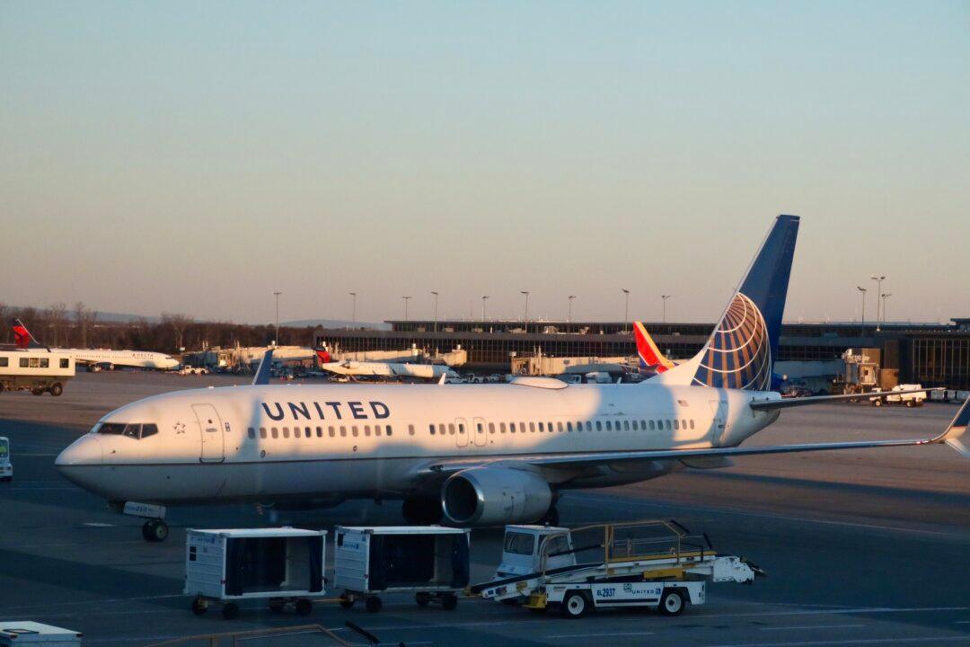 United Airlines Will Fire 232 Unvaccinated Employees: CEO