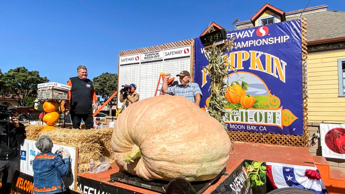 2,191-Pound Washington State Gourd Wins Pumpkin Weigh-Off