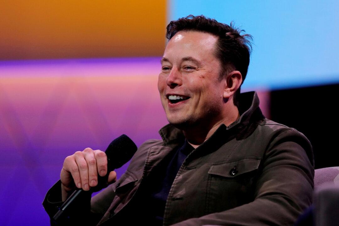 Elon Musk Sells Another $1 Billion Worth of Tesla Shares