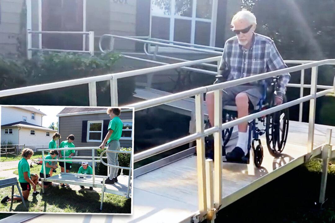 High Schoolers, Nonprofit Help Build Outdoor Wheelchair Ramp for Veteran With Terminal Illness