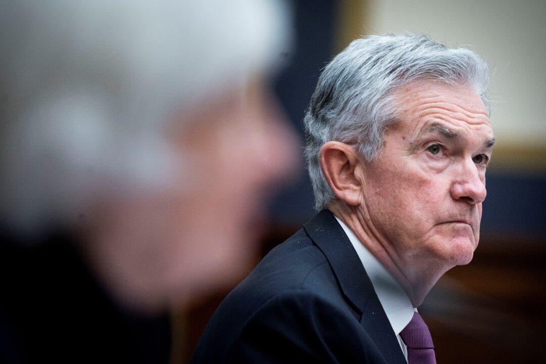 Fed’s Powell: Could Reach Maximum Employment by Mid-2022