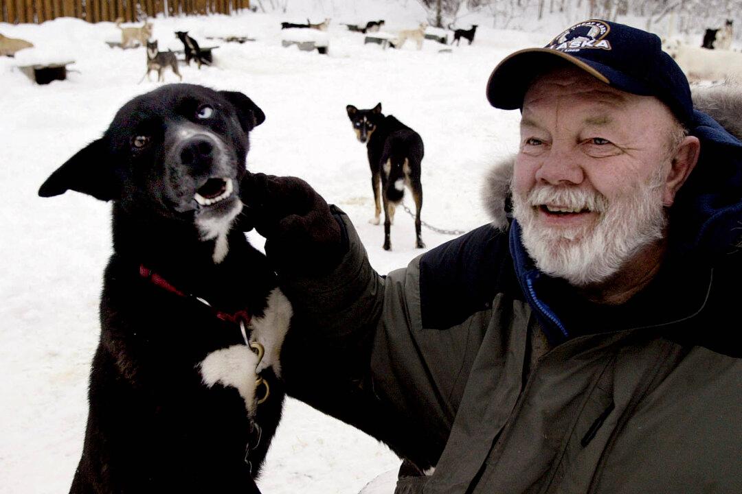Gary Paulsen, Celebrated Children’s Author, Dies at 82