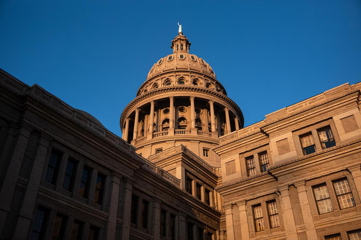 Texas Republicans Advance New Congressional Map That Bolsters GOP Power
