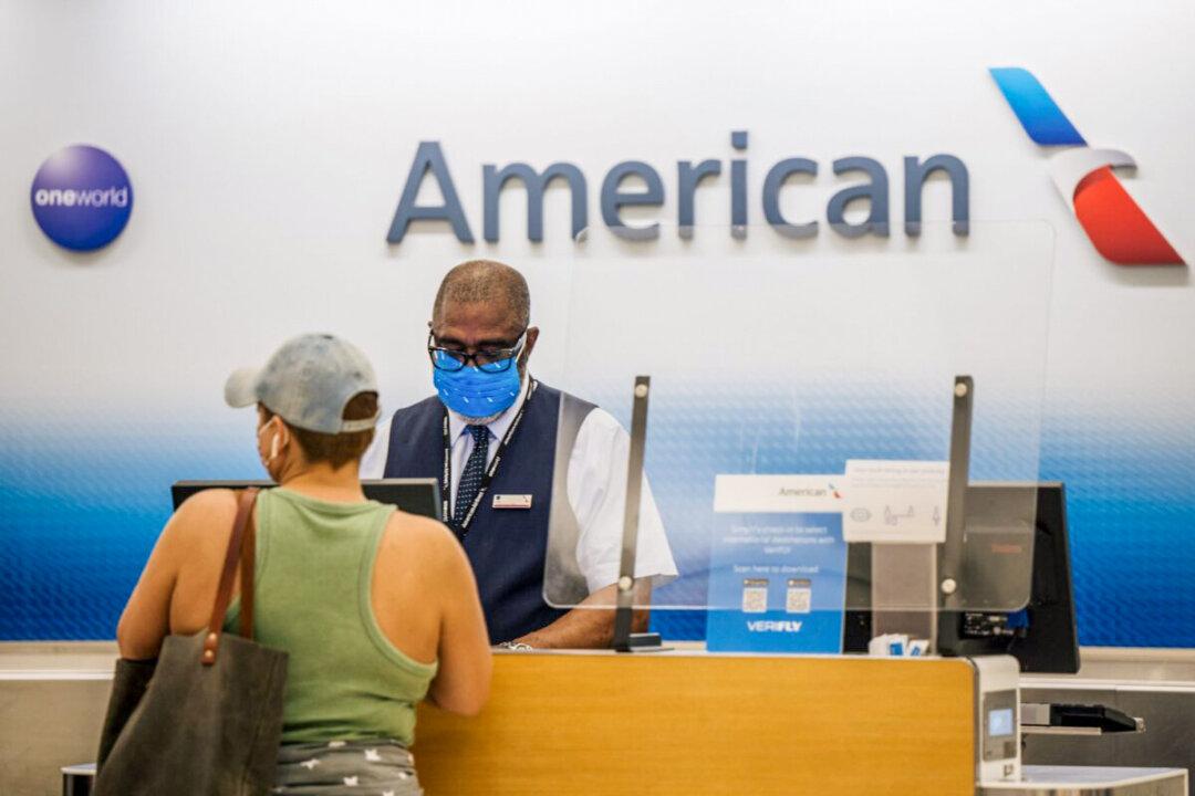 Holiday Bookings Rise as Airlines Scramble to Meet Demand