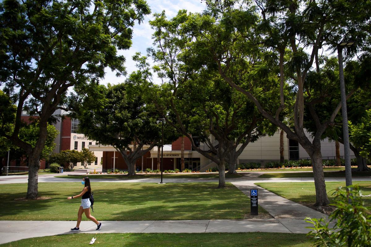 Long Beach College Allows Overnight Parking for Homeless Students