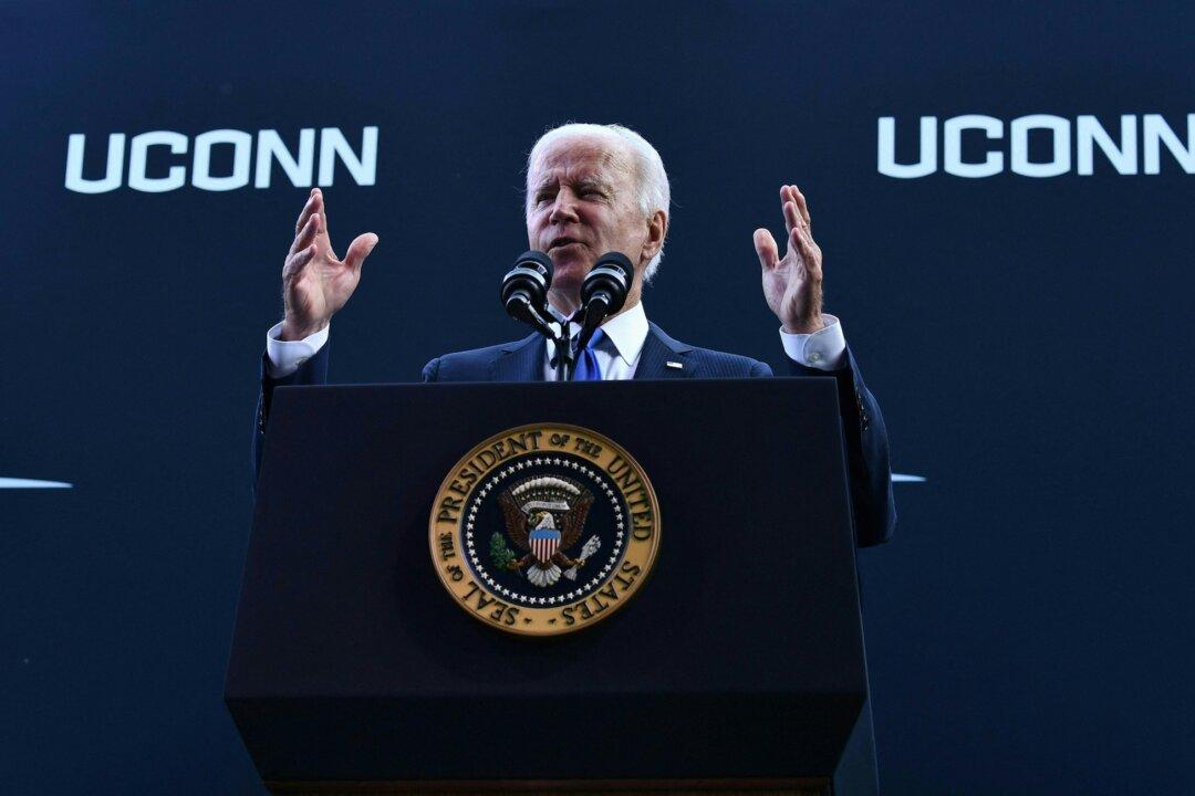 Biden Says Democrats Unlikely to Fully Fund His Free Community College Plan