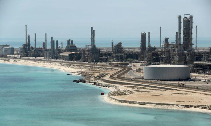 Saudi Arabia Cuts Oil Prices Amid Slowing Demand and Economic Headwinds
