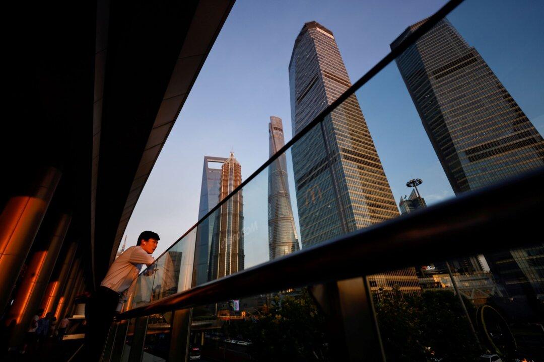 IMF Cuts Asia’s Growth Forecast, Warns of Supply Chain Risks