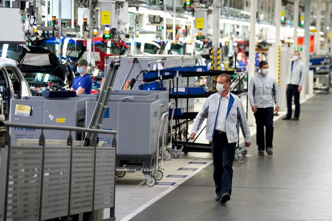 German Manufacturing New Orders Decline in April