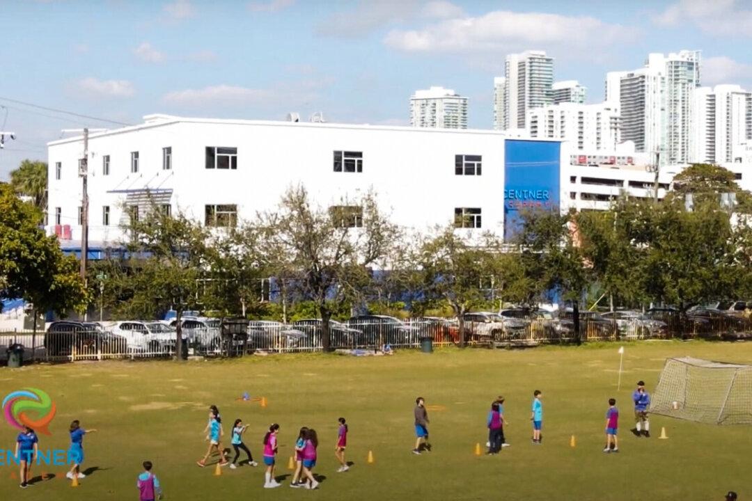 Miami Private School Requires Students to Stay Home 30 Days After Getting COVID-19 Vaccine