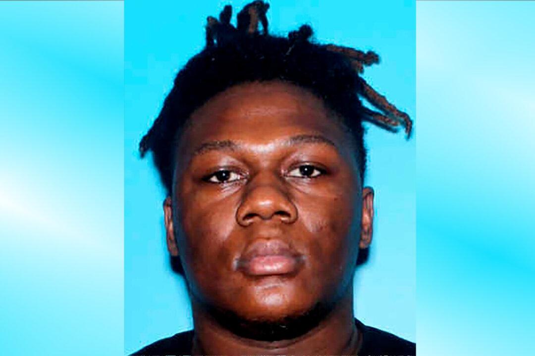 Police: 3rd Man Wanted in Alabama High School Football Game Shooting