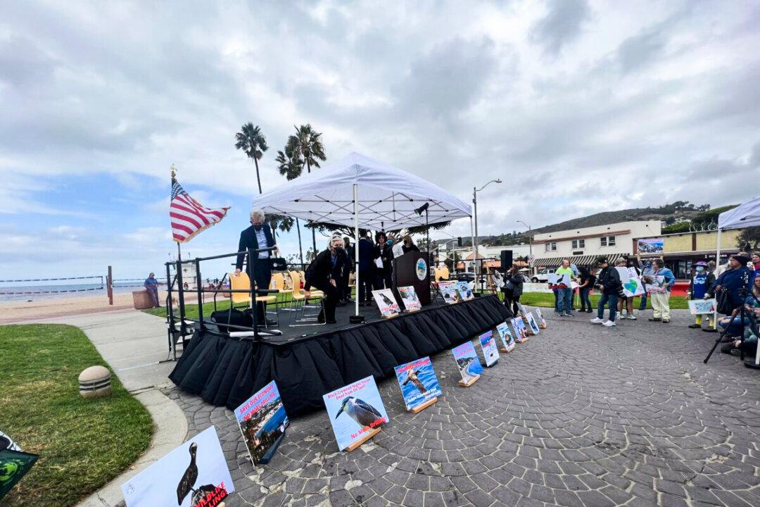 Elected Officials, Environmental Activists Advocate for a Ban on Offshore Oil Drilling