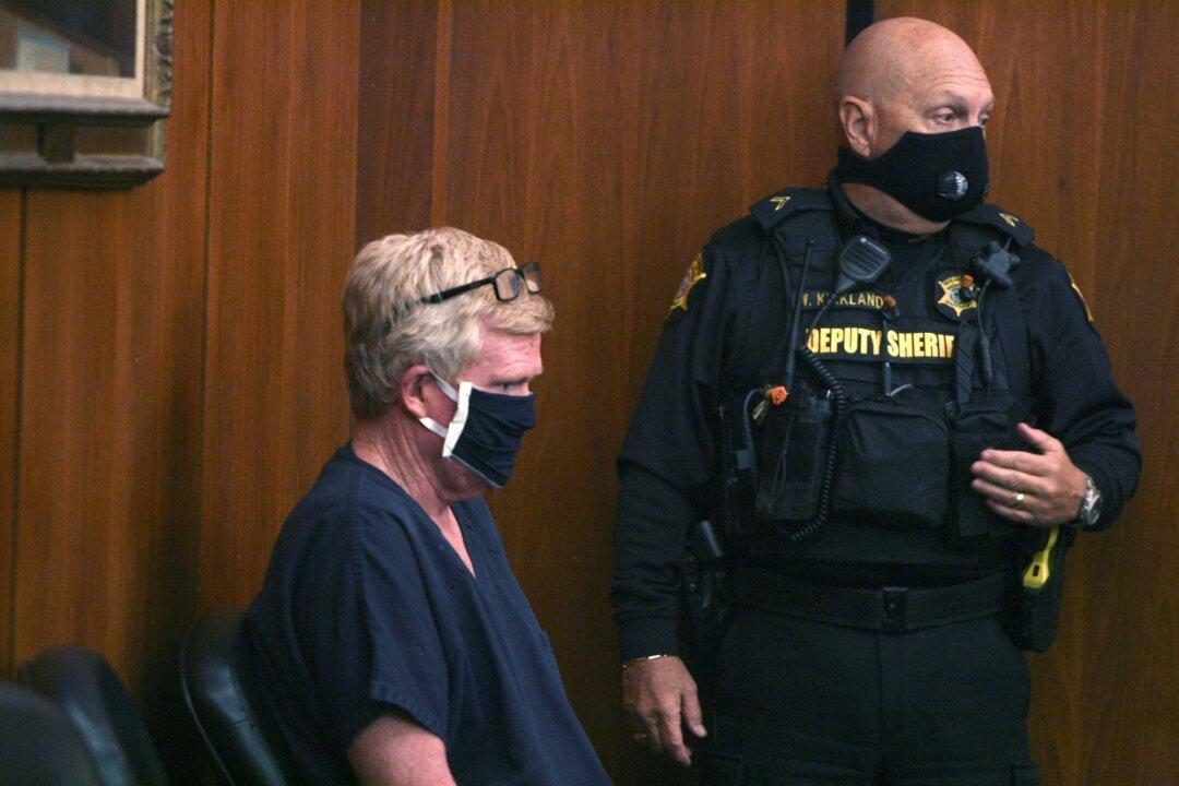 Alex Murdaugh Attorneys Ask Judge to Lower $7 Million Bond