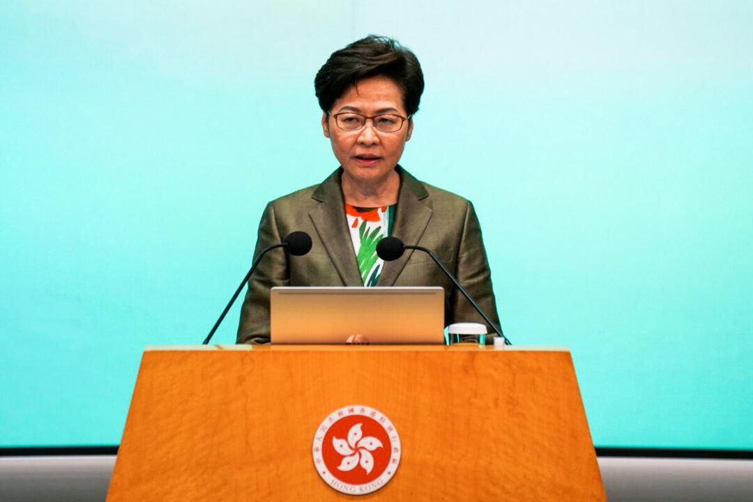 Hong Kong’s Zero-COVID Policy Threatens Financial Hub Status: Finance Industry Group