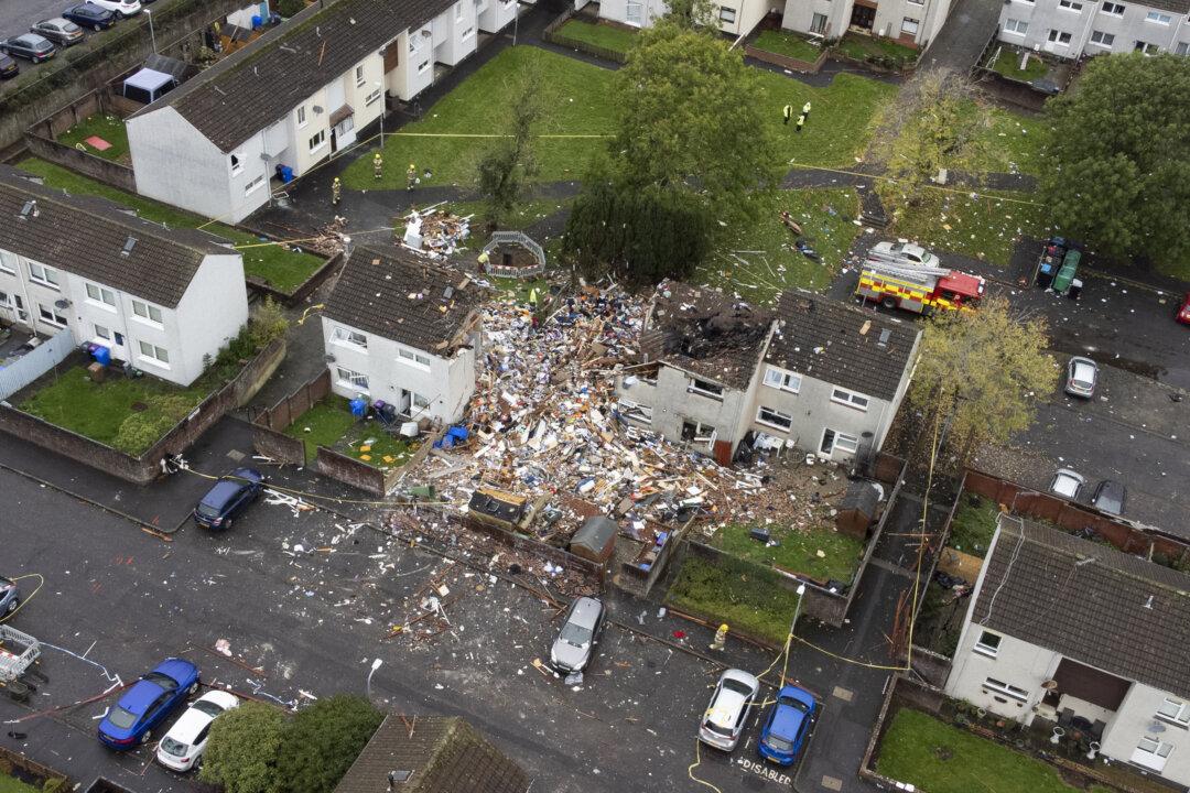 2 Adults, 2 Children in Hospital After Explosion in Scottish Residential Area