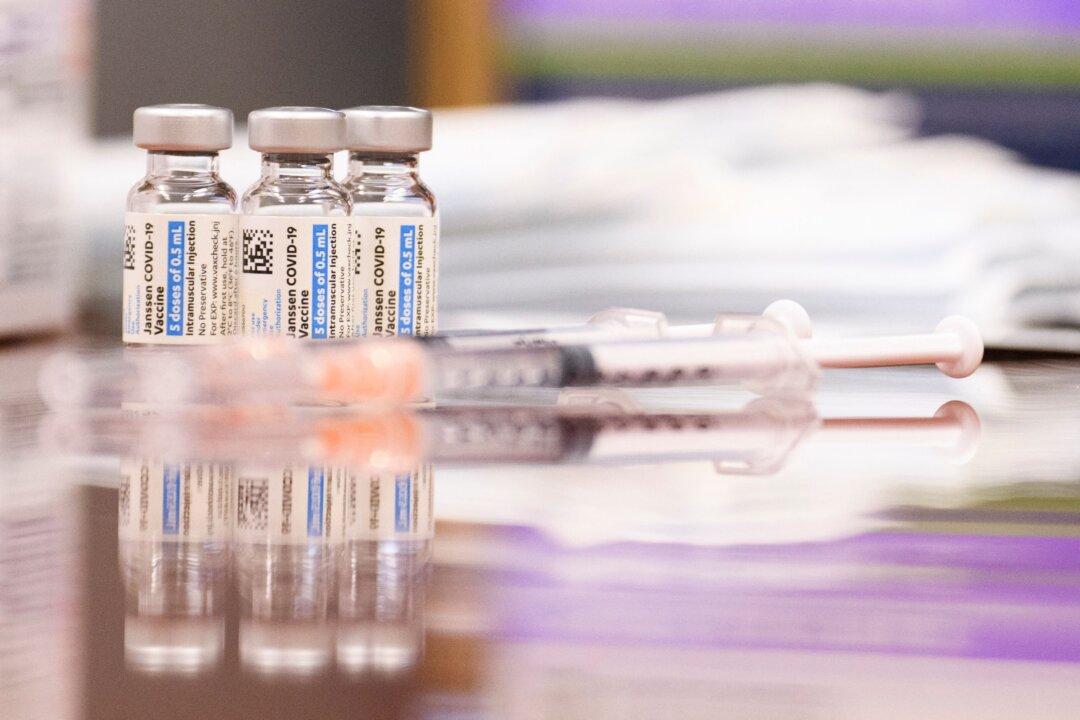 FDA Panel’s Endorsement of COVID-19 Vaccine Boosters Makes Sense, Experts Say