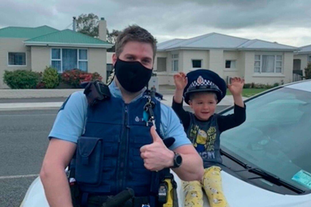 New Zealand Police Answer 4-Year-Old Boy’s Emergency Call, Confirm Toys Are Cool