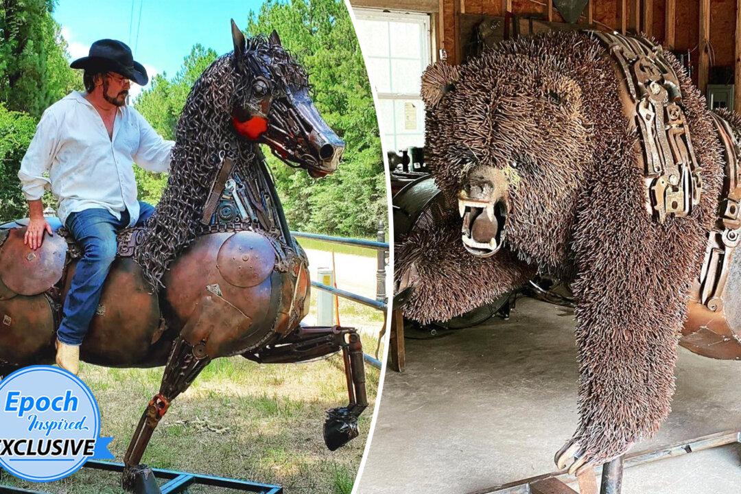 Texas Artist Uses Rusty Scrap Metal to Create Longhorn Bull, Horses, and Other Big Beasts