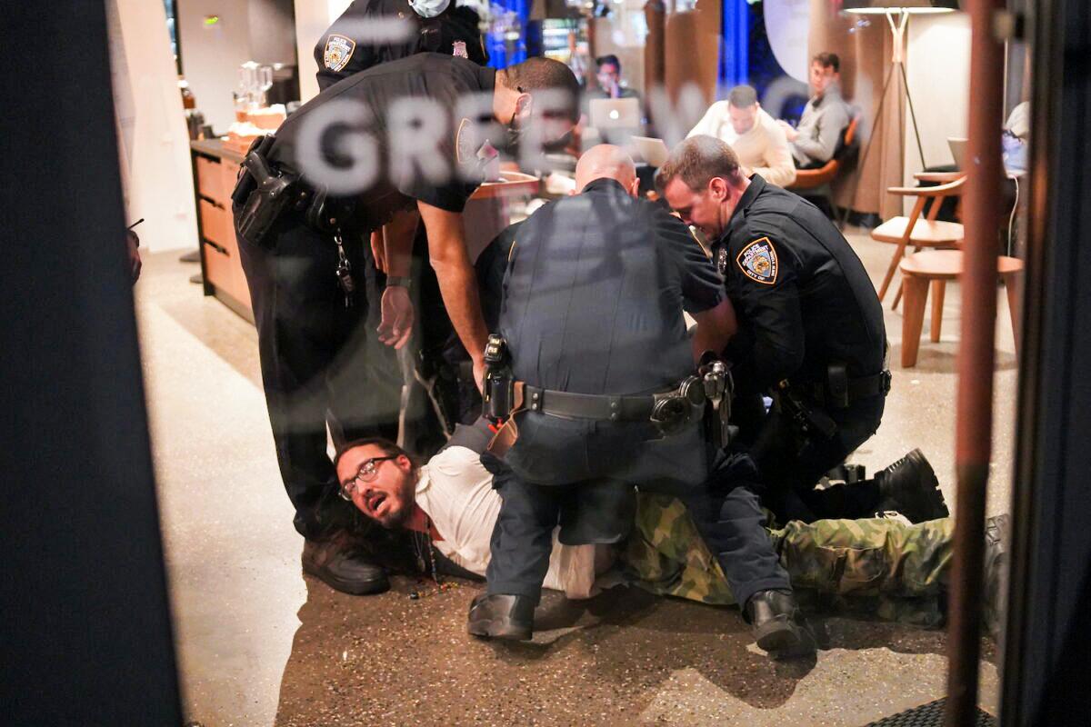 NYC Vaccine Mandate Leads to Arrest in Starbucks