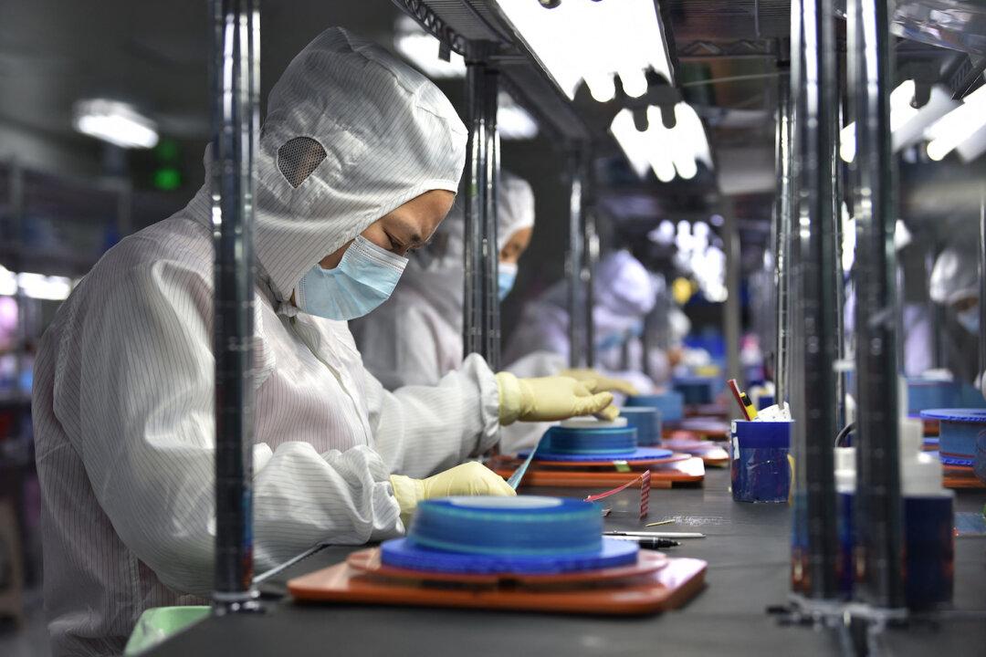 Why China’s Economy Continues to Survive