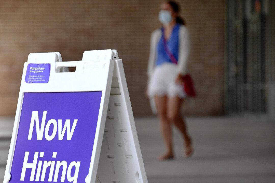 US Businesses Turn to Automation Amid Labor Shortage