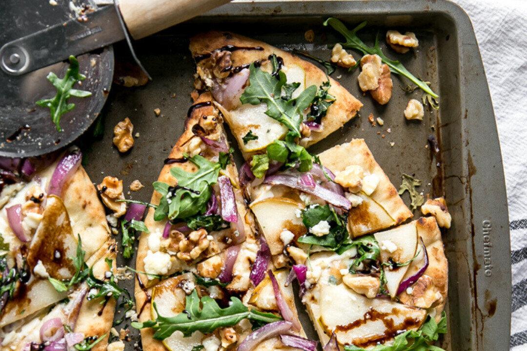 Pear and Walnut Flatbread With Gorgonzola, Arugula, and Balsamic Glaze